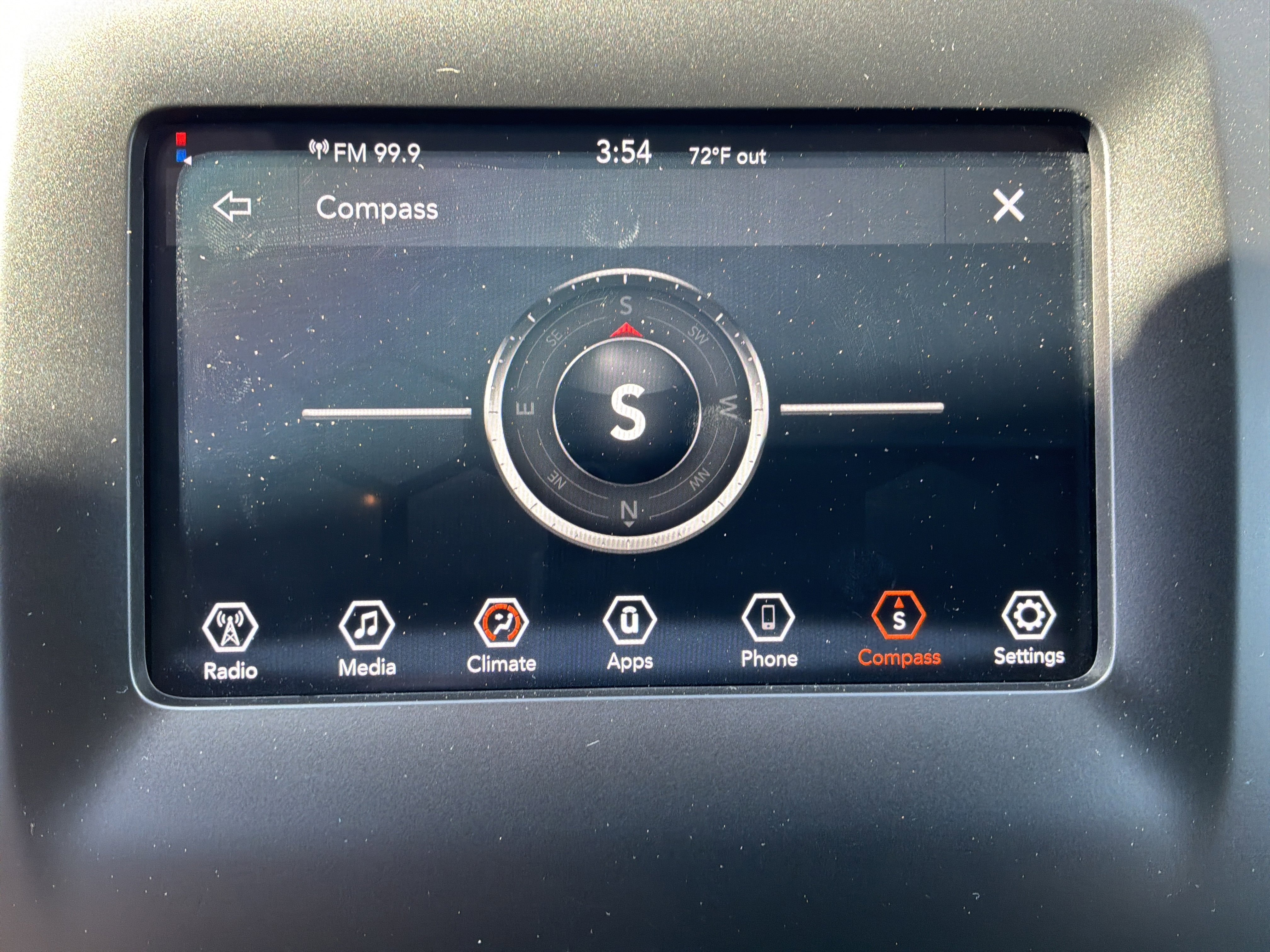 Used 2019 Jeep Cherokee Latitude Plus FWD image 24