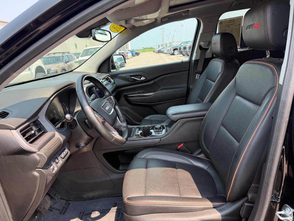 Used 2023 GMC Acadia AT4 w/ Technology Package AWD/4WD image 5