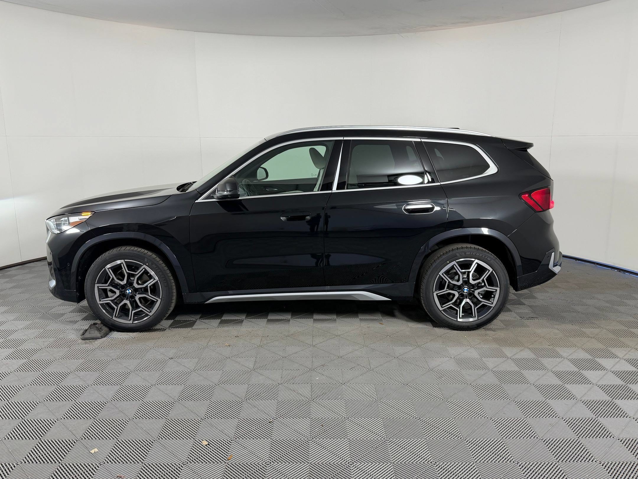 Used 2026 BMW X1 xDrive28i w/ Technology Package AWD/4WD image 2