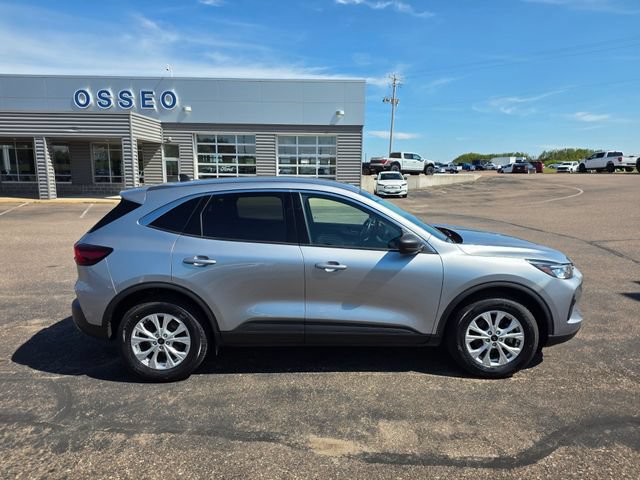 Used 2023 Ford Escape Active w/ Tech Pack #1 AWD/4WD image 9