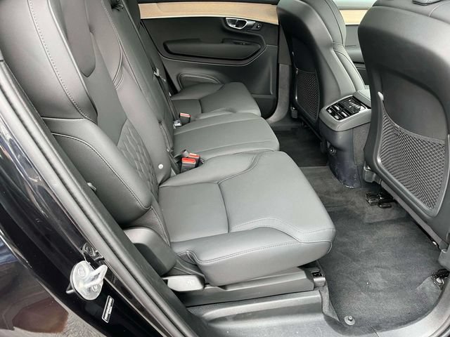 Used 2025 Volvo XC90 B5 Core AWD/4WD image 16