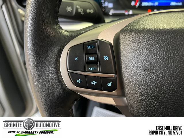 Used 2024 Ford Explorer XLT AWD/4WD image 32