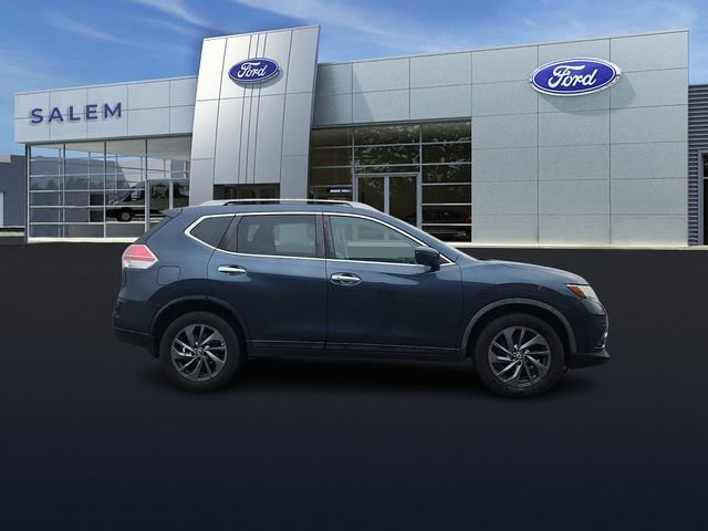 Used 2016 Nissan Rogue SL w/ SL Premium Package image 2