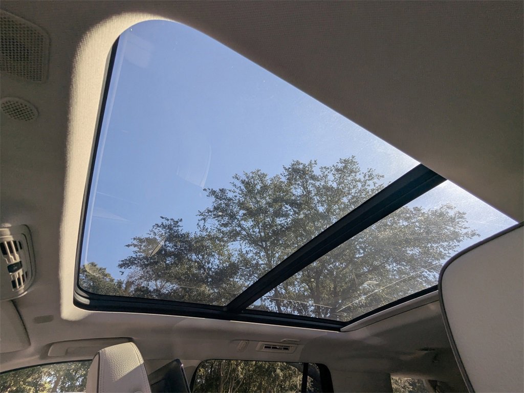 Used 2021 GMC Yukon Denali w/ Denali Premium Package image 21