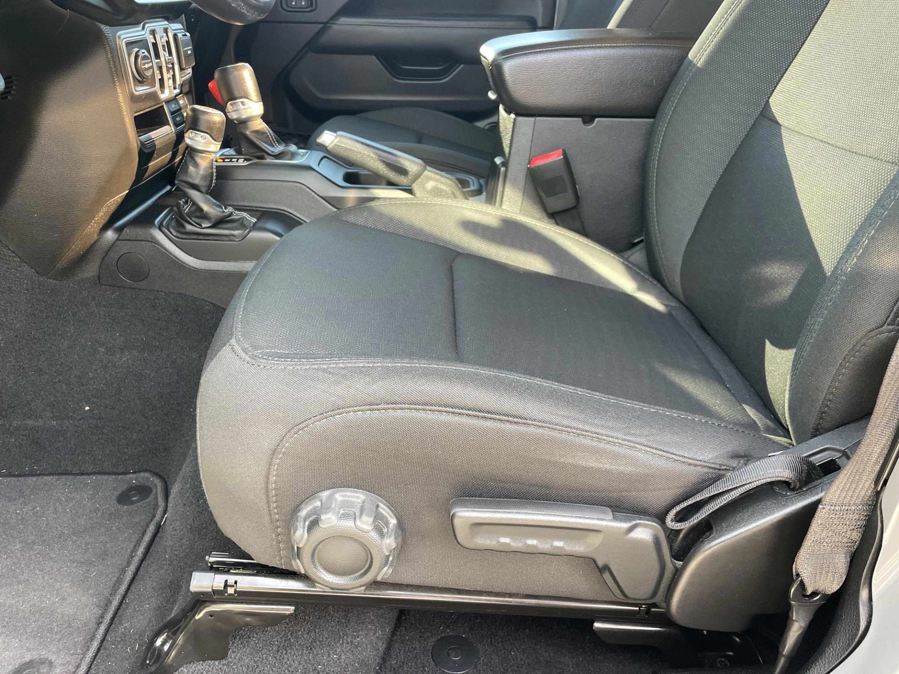 Used 2020 Jeep Gladiator Overland w/ Dual Top Group image 19