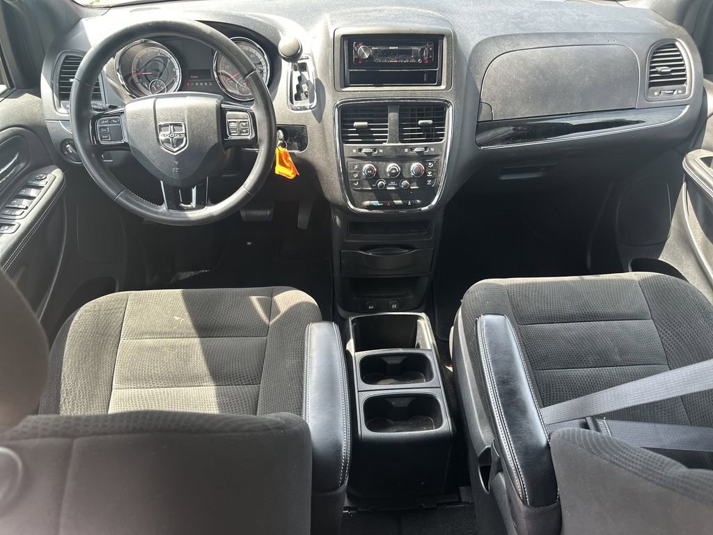 Used 2016 Dodge Grand Caravan SE FWD image 21