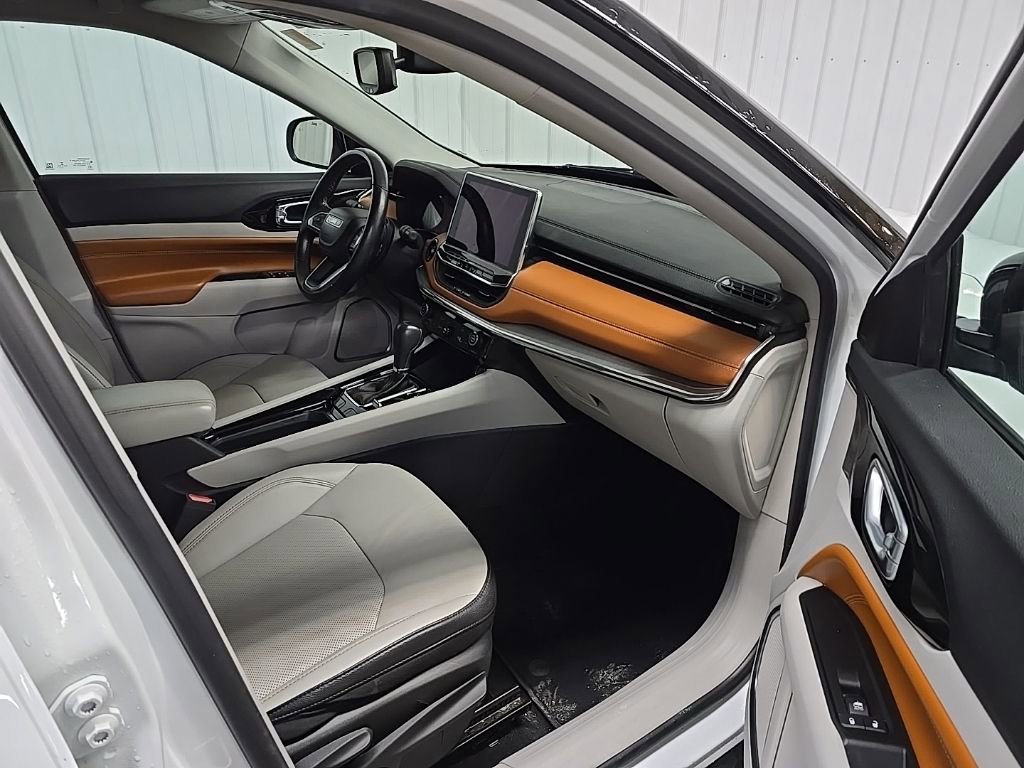 Used 2022 Jeep Compass Limited image 14