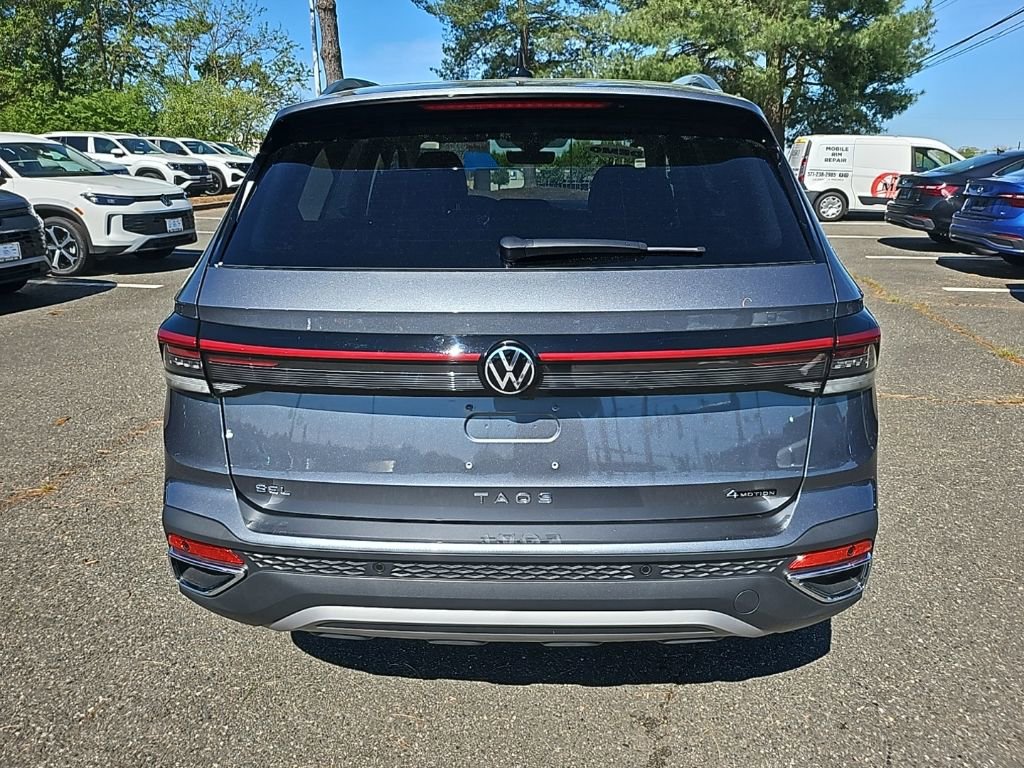 Certified 2025 Volkswagen Taos SEL image 7