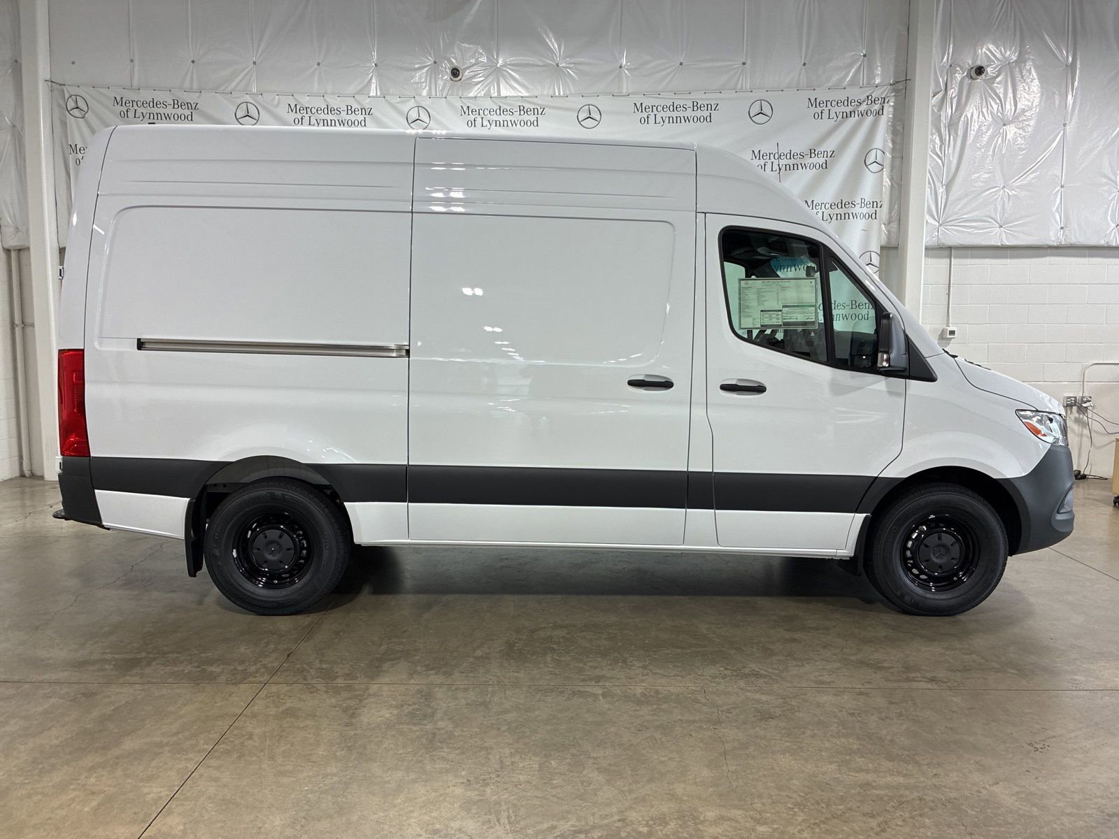 New 2025 Mercedes-Benz Sprinter 2500 image 3