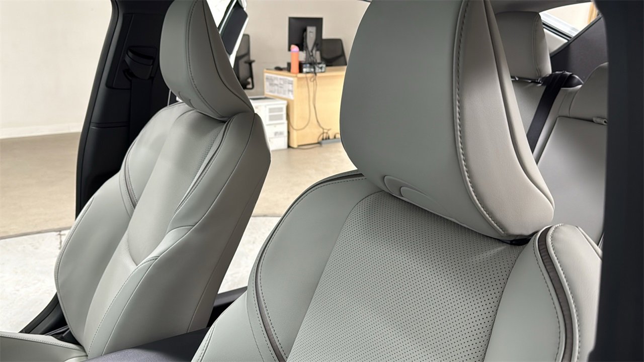 New 2026 Toyota Prius XLE image 13