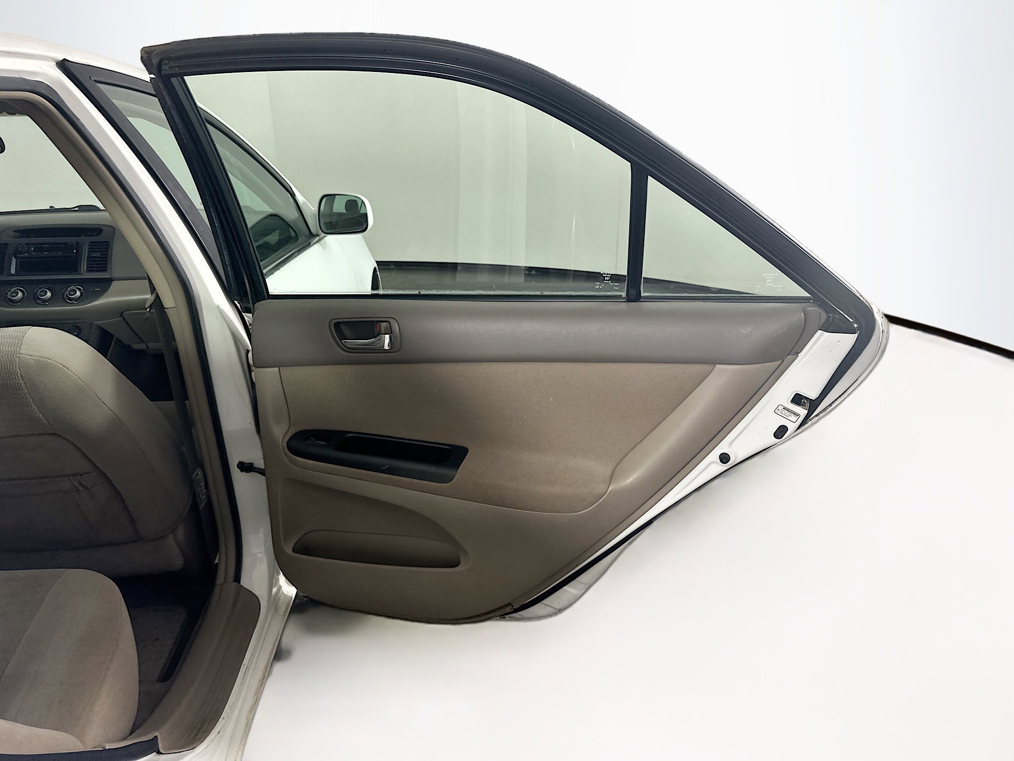 Used 2006 Toyota Camry LE FWD image 26