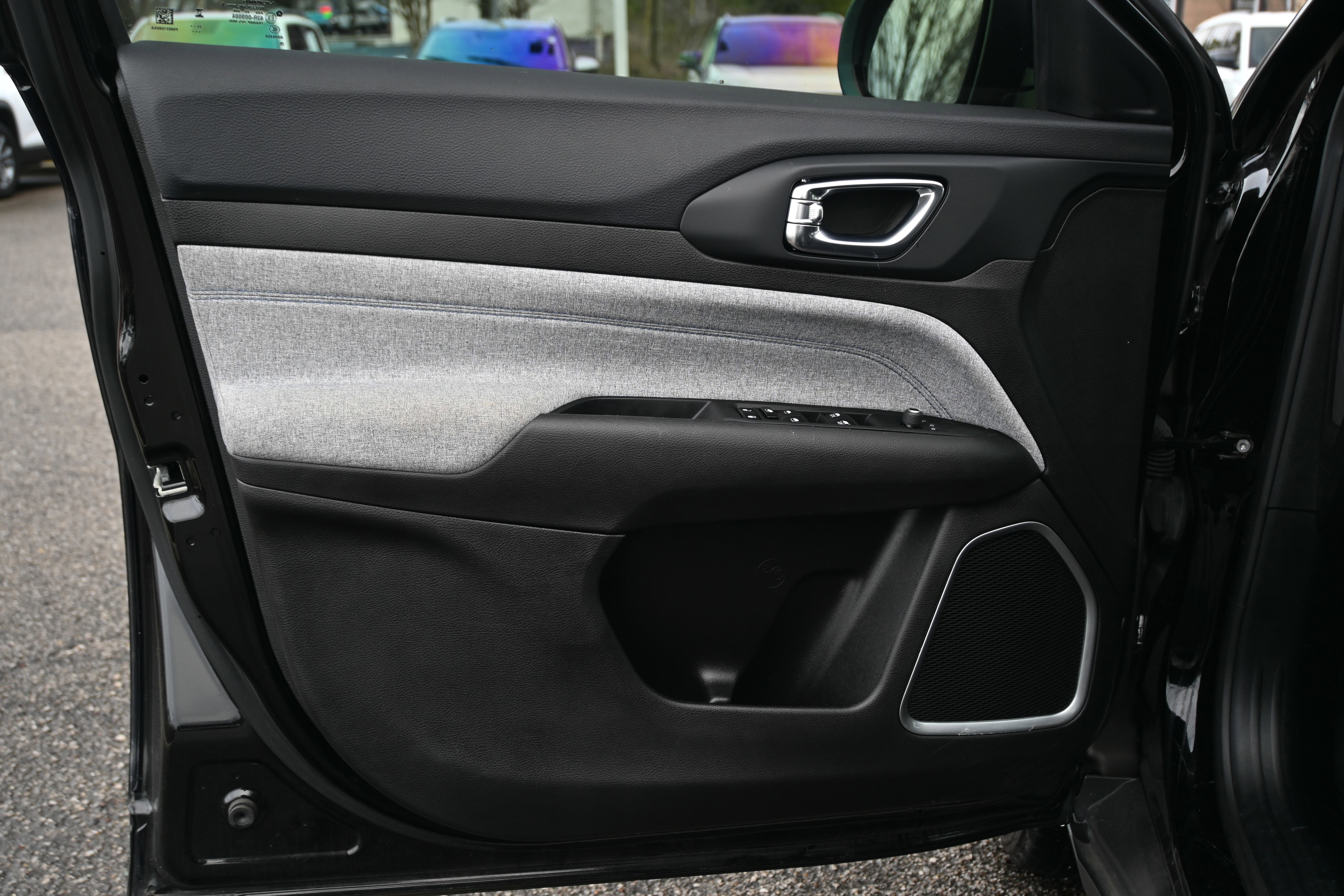 Used 2024 Jeep Compass Sport image 28