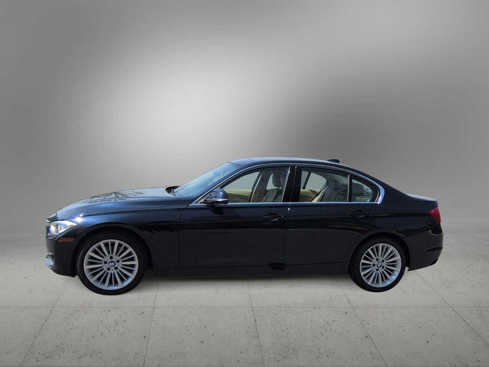 Used 2013 BMW 335i xDrive Sedan AWD/4WD image 5