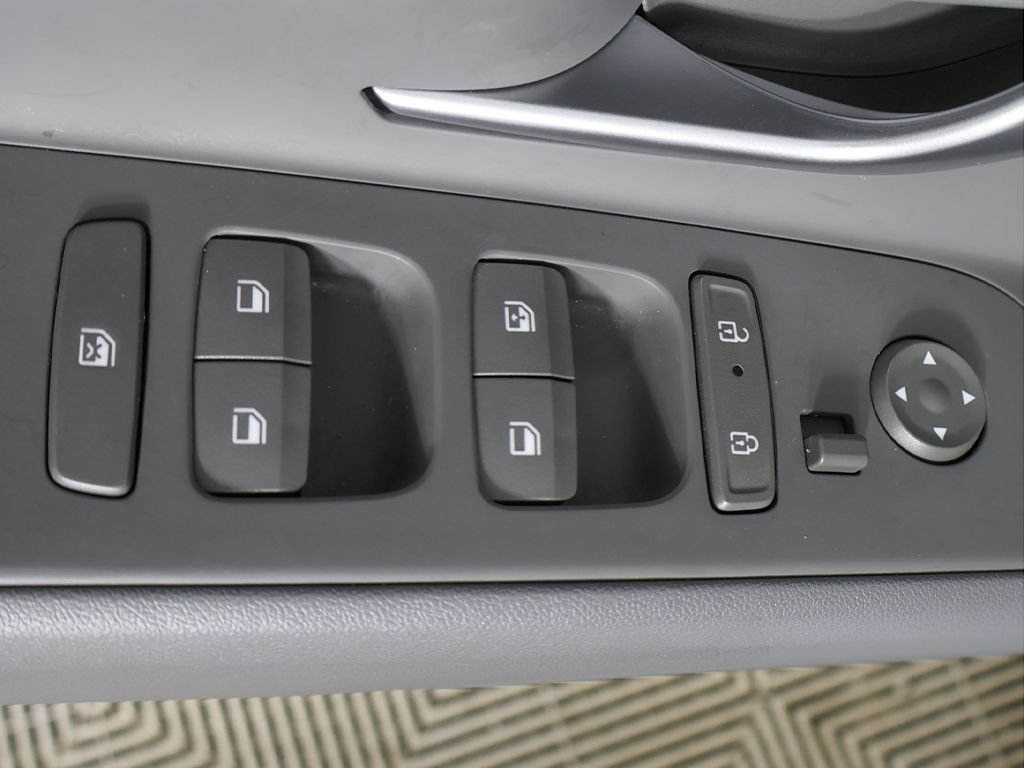 Certified 2025 Hyundai Elantra Sport FWD image 29