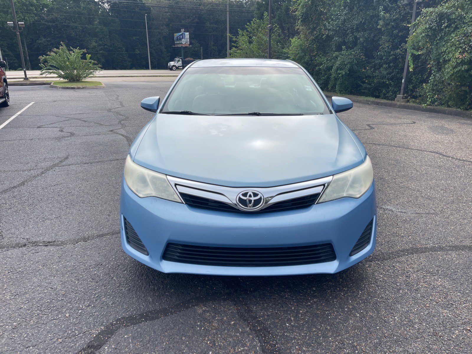 Used 2013 Toyota Camry LE FWD image 2