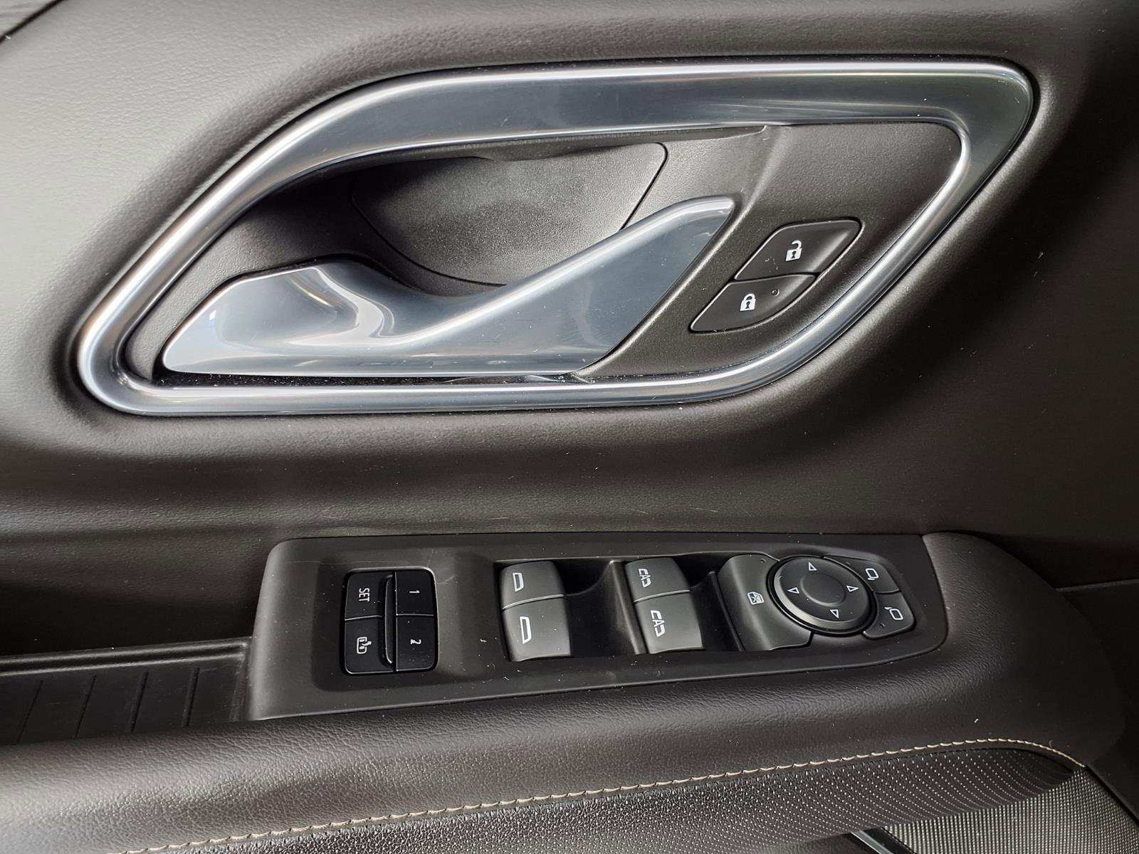 Used 2023 GMC Yukon XL SLT image 21