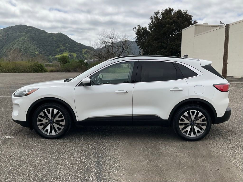 Used 2020 Ford Escape Titanium w/ Titanium Premium Package 2.0 image 3