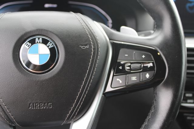 Used 2021 BMW 530e w/ Parking Assistance Package RWD image 18