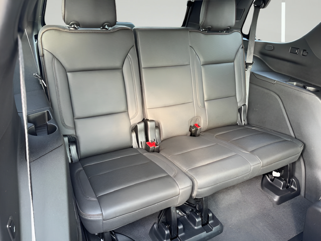 Used 2024 Chevrolet Tahoe High Country AWD/4WD image 33