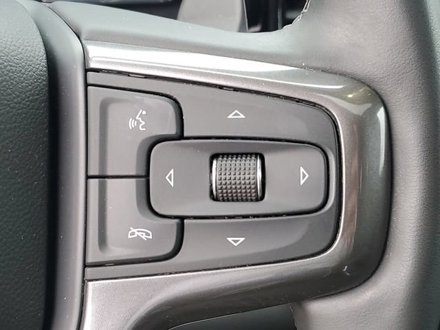 Used 2025 Chevrolet Silverado 1500 High Country AWD/4WD image 12