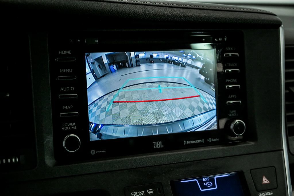 Used 2019 Toyota Sienna SE Premium image 21