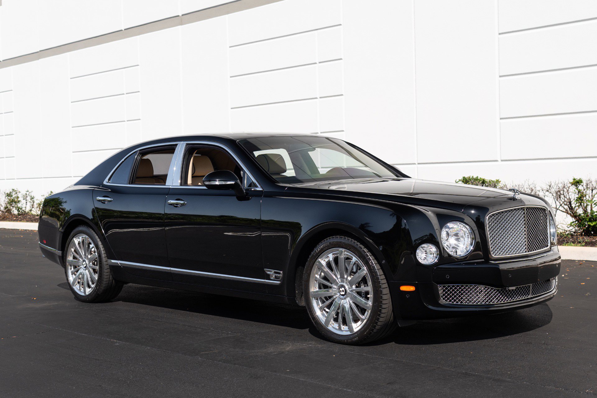 Used 2014 Bentley Mulsanne RWD image 4