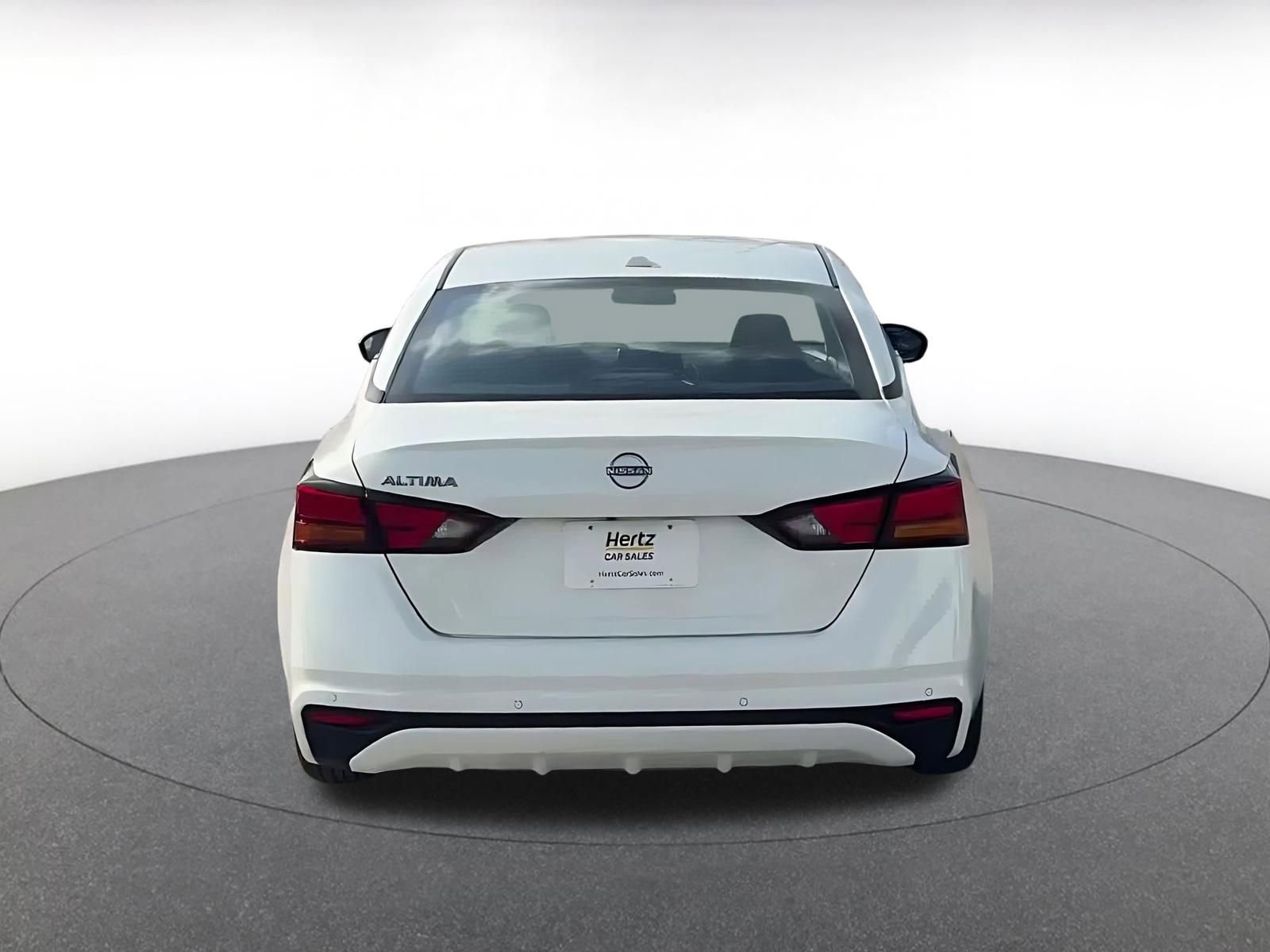 Used 2025 Nissan Altima 2.5 SV FWD image 12