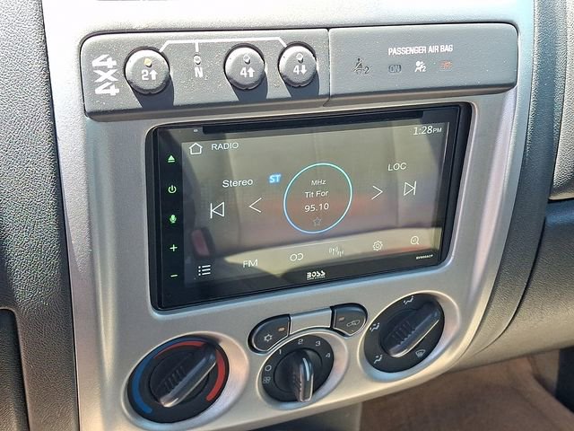 Used 2007 Chevrolet Colorado LT w/ LT Preferred Equipment Group AWD/4WD image 9