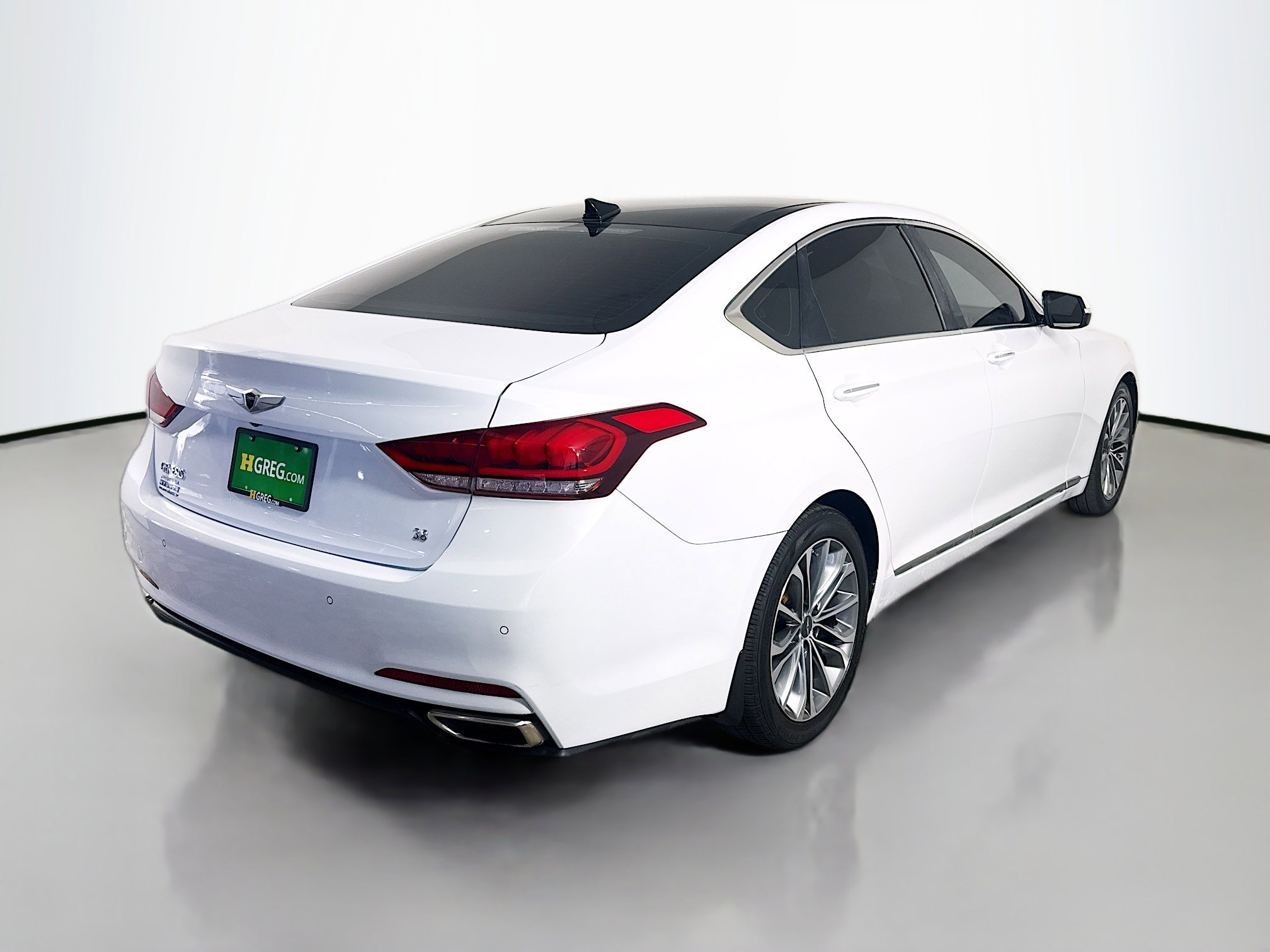 Used 2016 Hyundai Genesis 3.8 w/ Option Group 02 RWD image 10