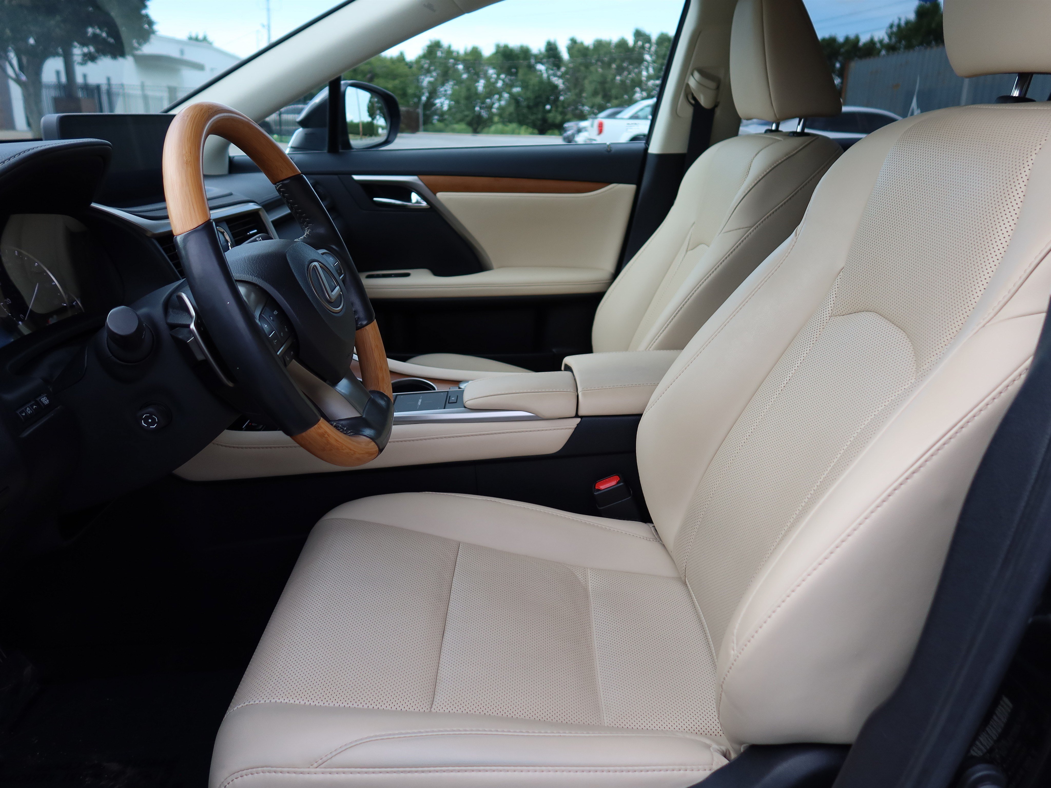 Used 2022 Lexus RX 350 FWD w/ Premium Package image 18