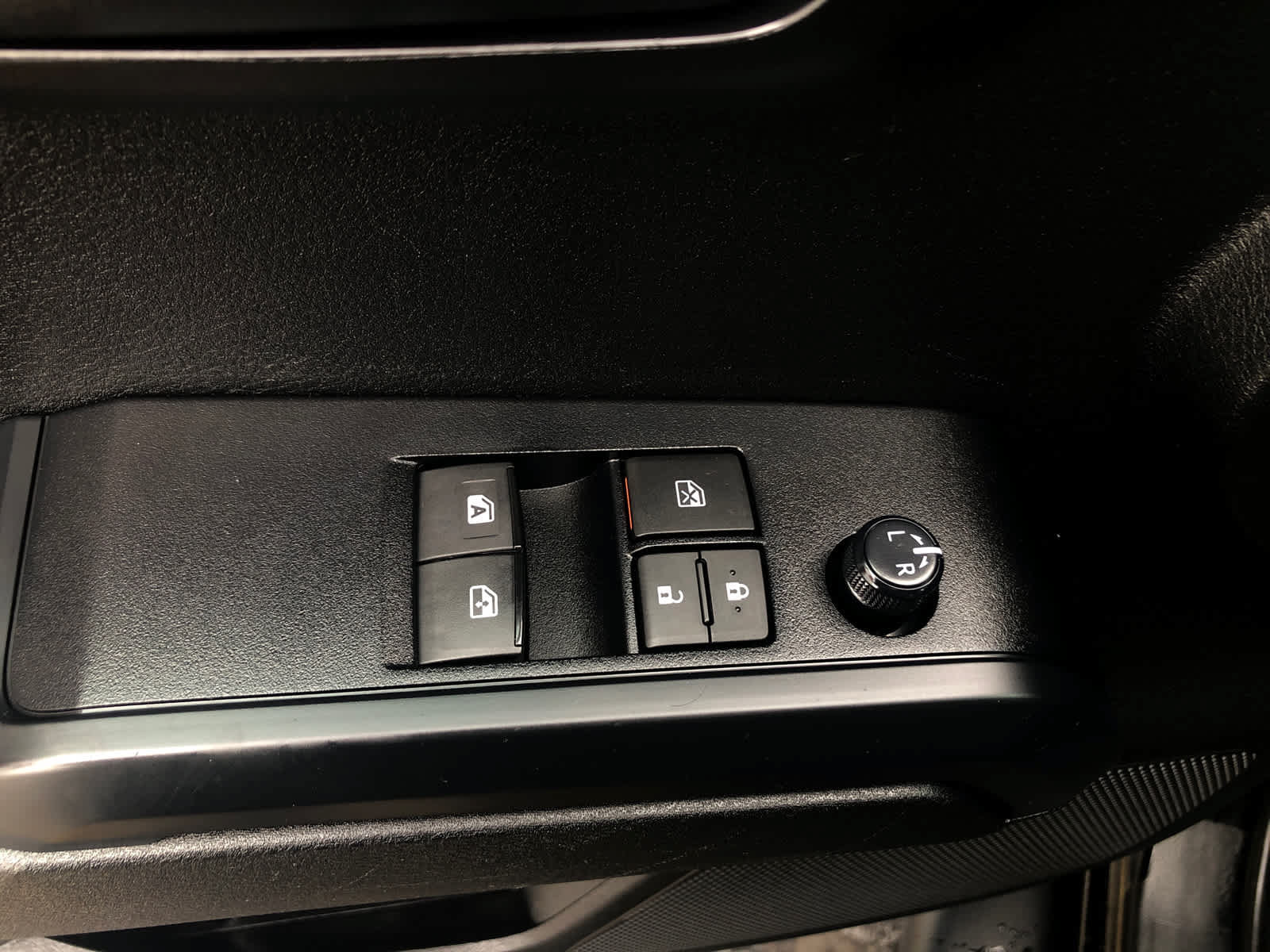 Used 2022 Toyota Tacoma SR RWD image 8