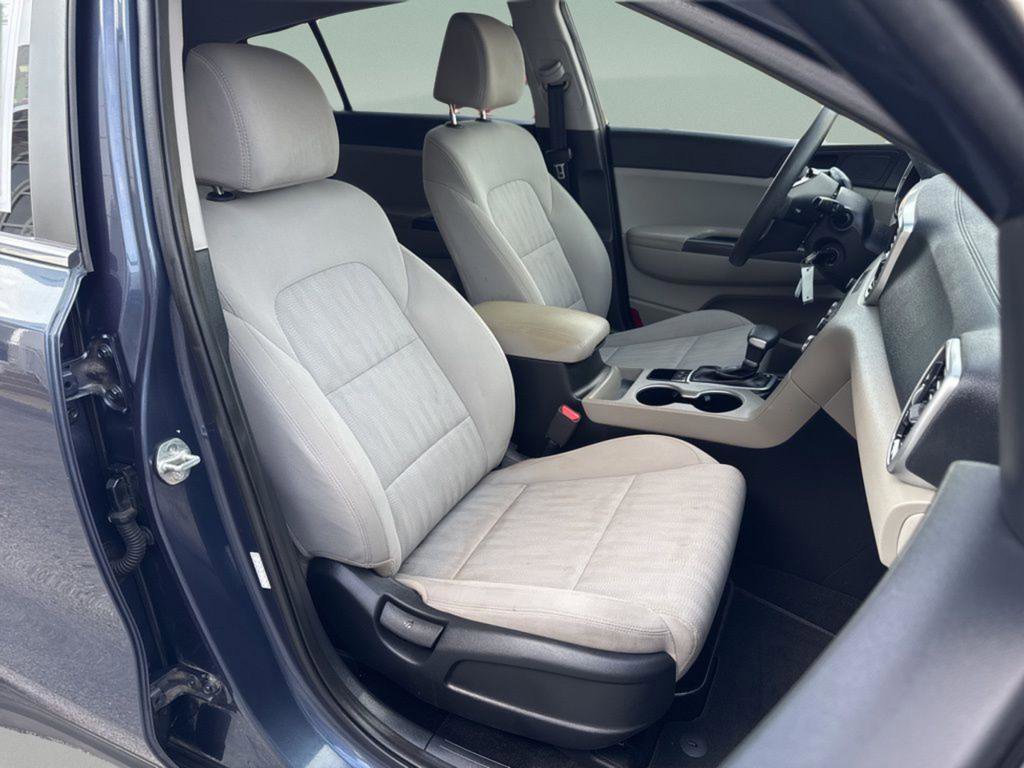 Used 2020 Kia Sportage LX image 32