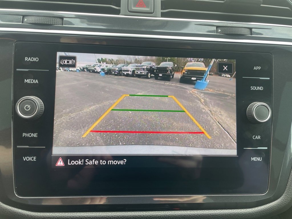 Used 2022 Volkswagen Tiguan SE R-Line image 22