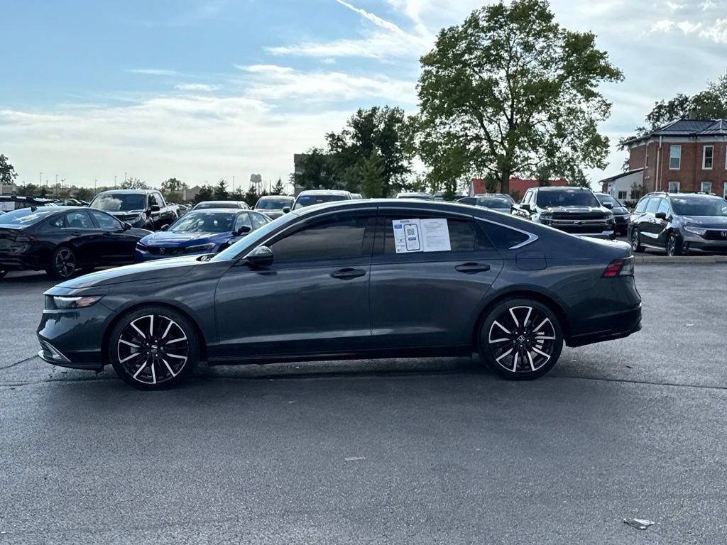 Used 2025 Honda Accord Touring image 4