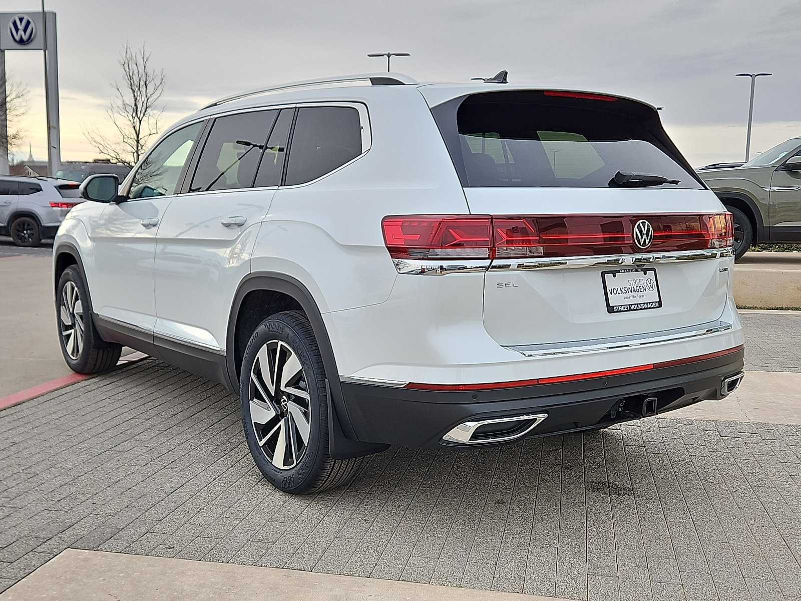 New 2026 Volkswagen Atlas SEL AWD/4WD image 2