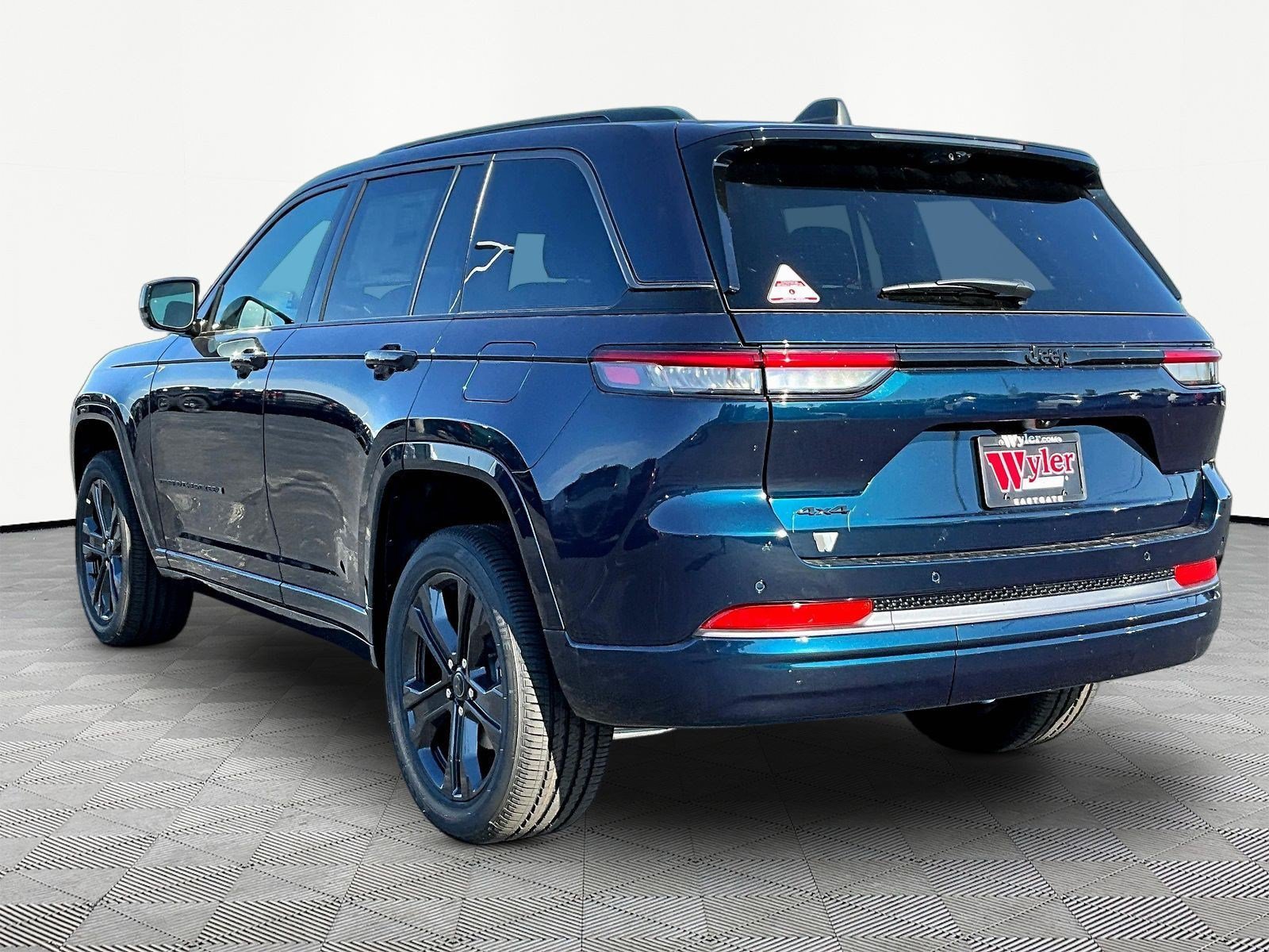 New 2027 Jeep Grand Cherokee Limited AWD/4WD image 4