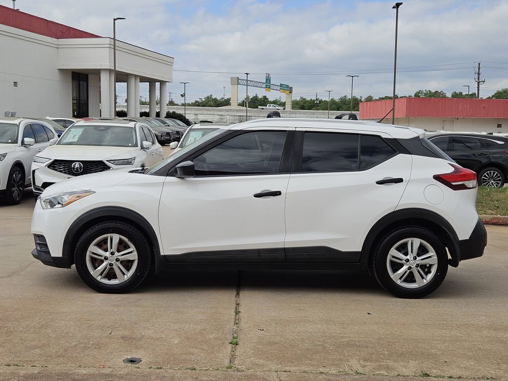 Used 2018 Nissan Kicks S w/ Exterior Package image 4