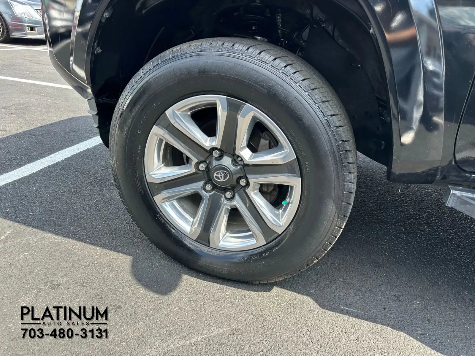 Used 2019 Toyota Tacoma Limited image 23