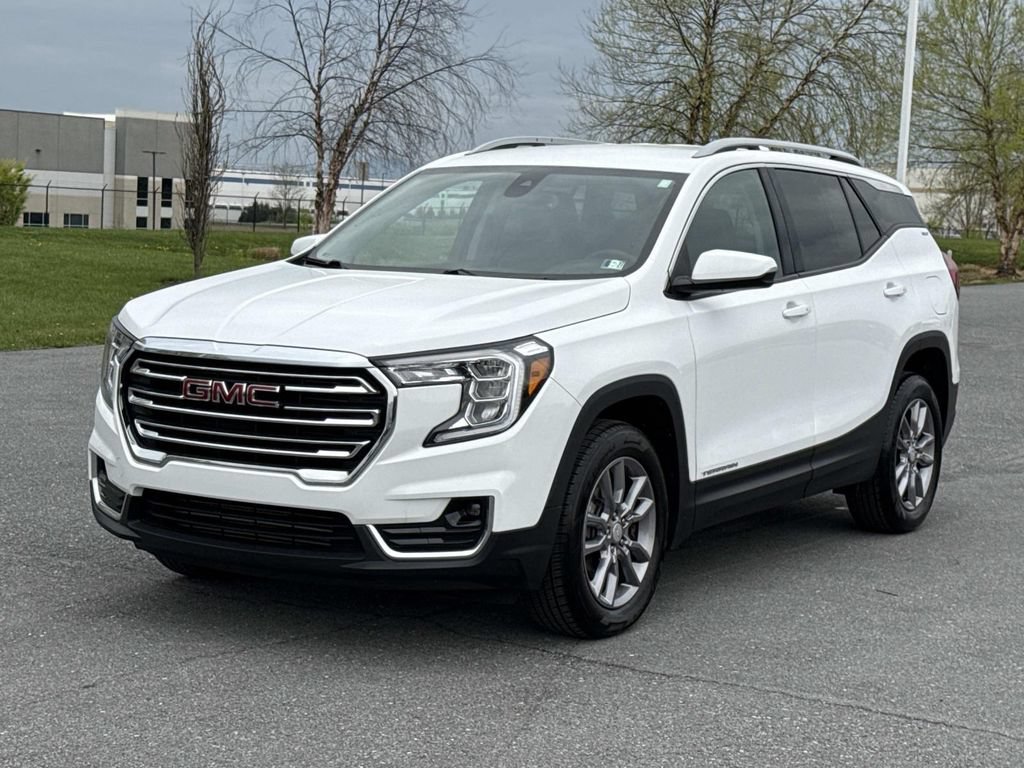 Used 2024 GMC Terrain SLT AWD/4WD image 28