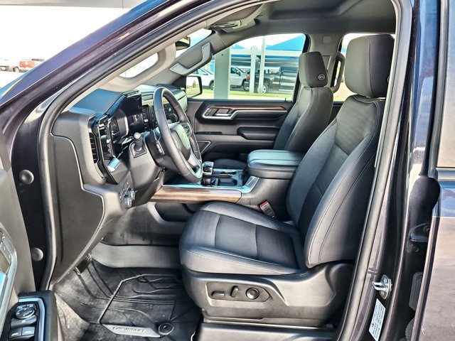 Used 2023 Chevrolet Silverado 1500 LT AWD/4WD image 16
