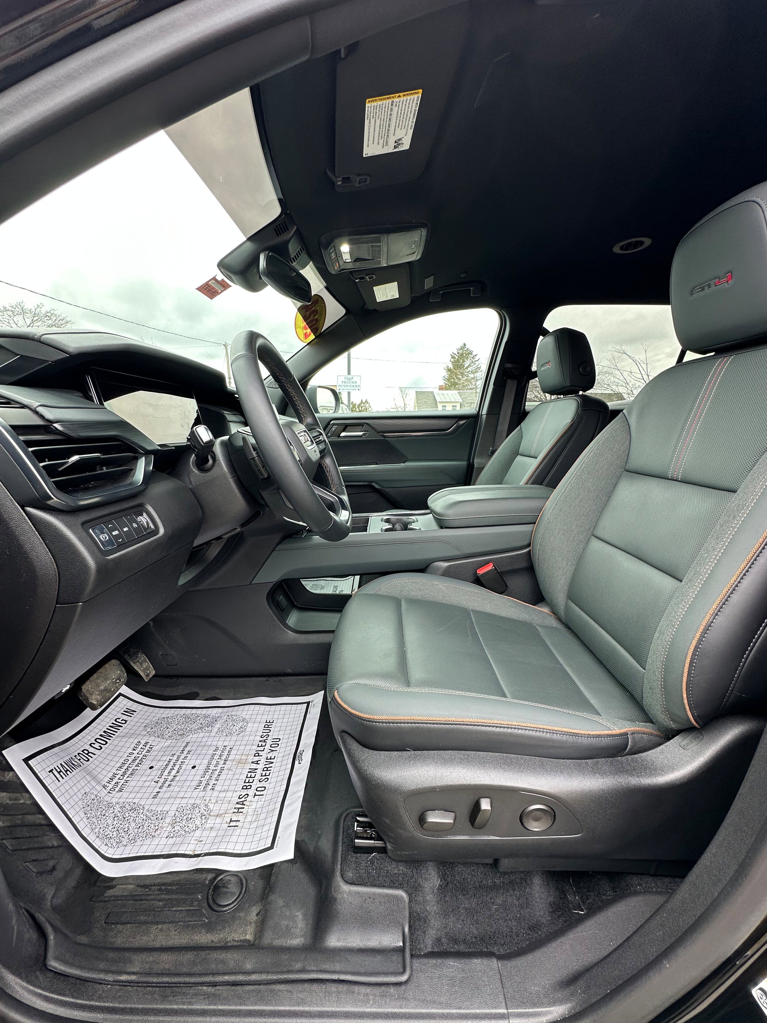 Used 2024 GMC Acadia AT4 w/ Luxury Package AWD/4WD image 9