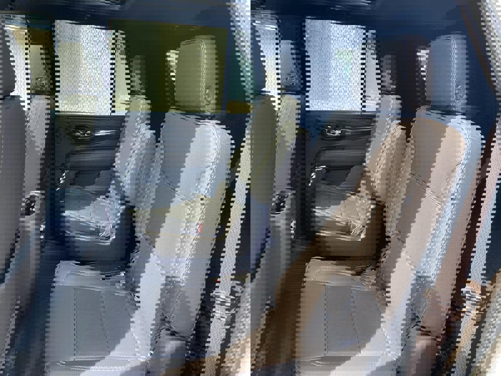 Used 2021 GMC Yukon Denali w/ Denali Premium Package image 27