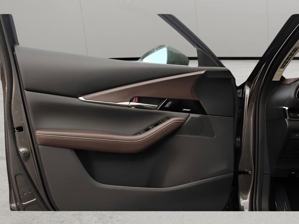 Used 2025 MAZDA CX-30 2.5 Turbo w/ Premium Package image 12