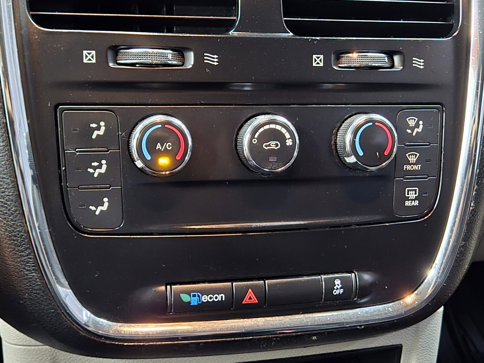Used 2014 Dodge Grand Caravan American Value Package FWD image 17