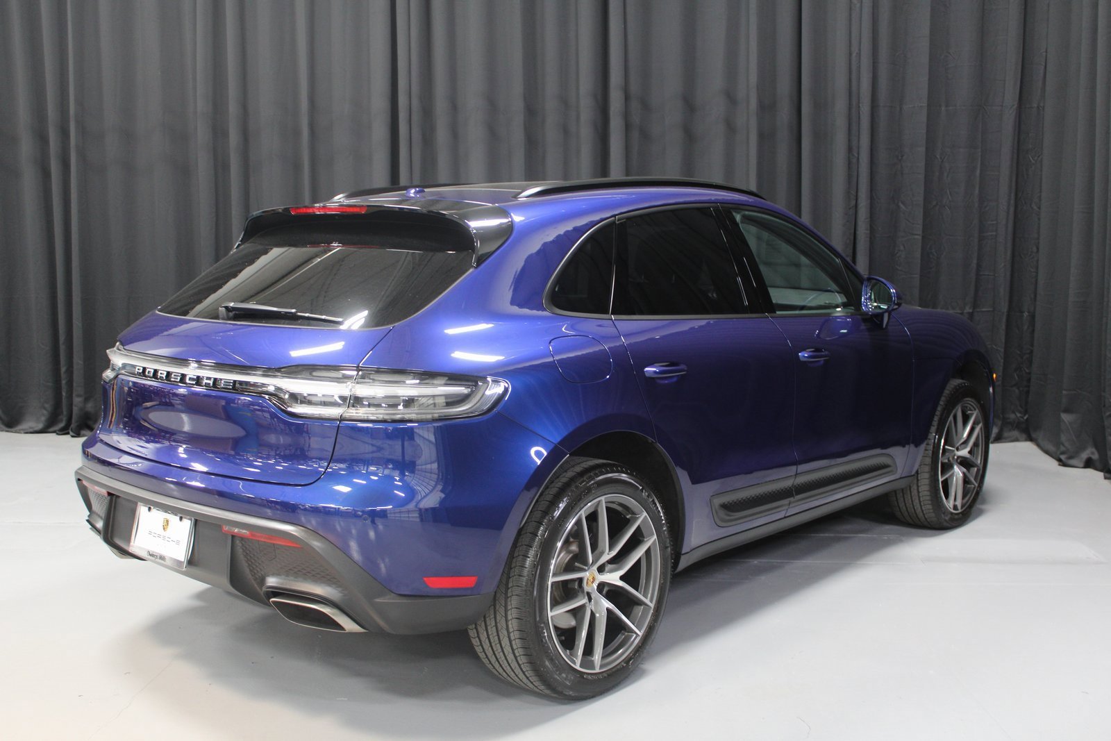Certified 2024 Porsche Macan image 7