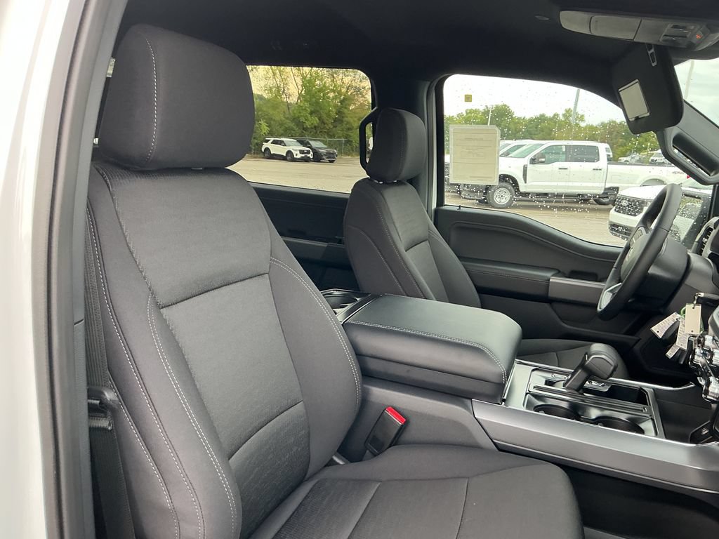 New 2026 Ford F150 XLT w/ XLT Black Appearance Package AWD/4WD image 23