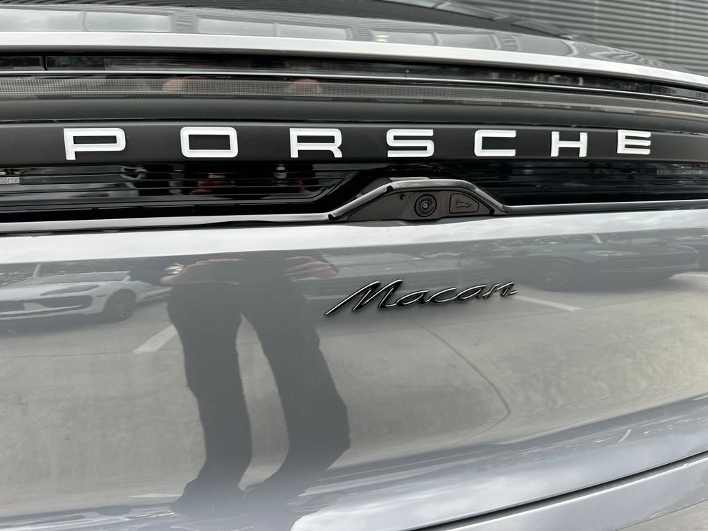 Used 2026 Porsche Macan Electric RWD image 14