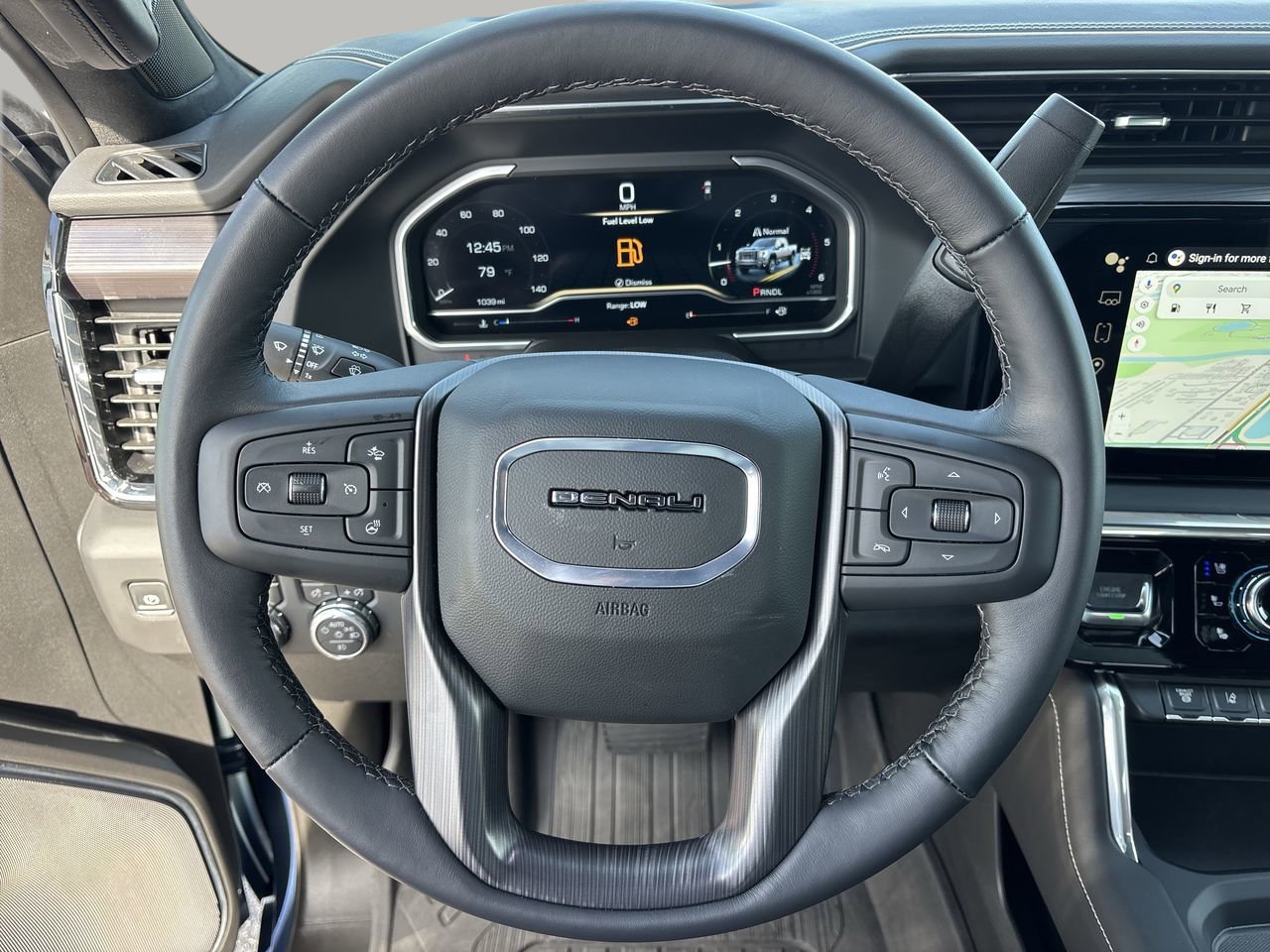 Used 2025 GMC Sierra 2500 Denali Ultimate image 32