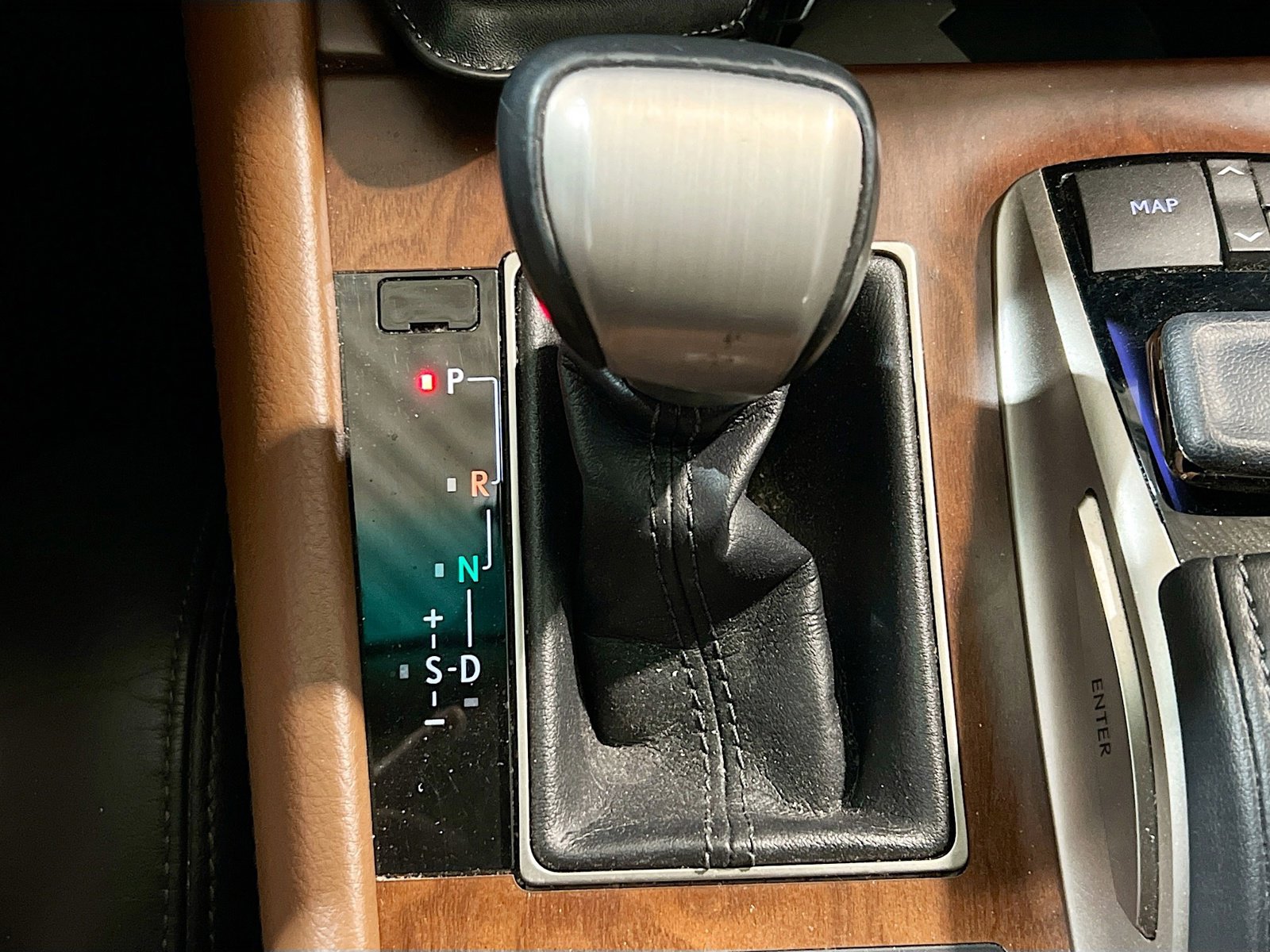 Used 2016 Lexus LS 460 w/ Comfort Package image 12