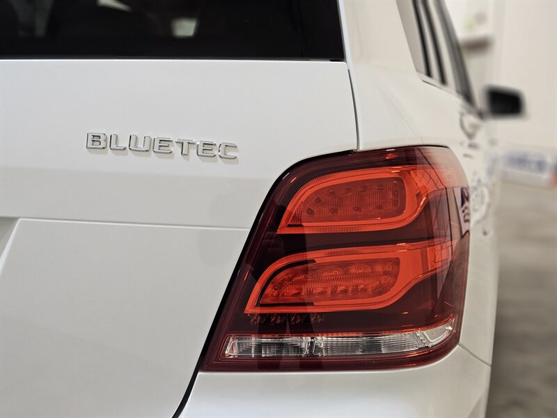 Used 2015 Mercedes-Benz GLK 250 BlueTEC 4MATIC image 14